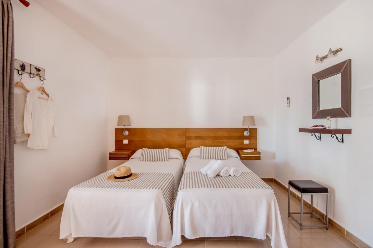 Bungalows Es Pins - Emar Hotels Playa de Migjorn Esterno foto