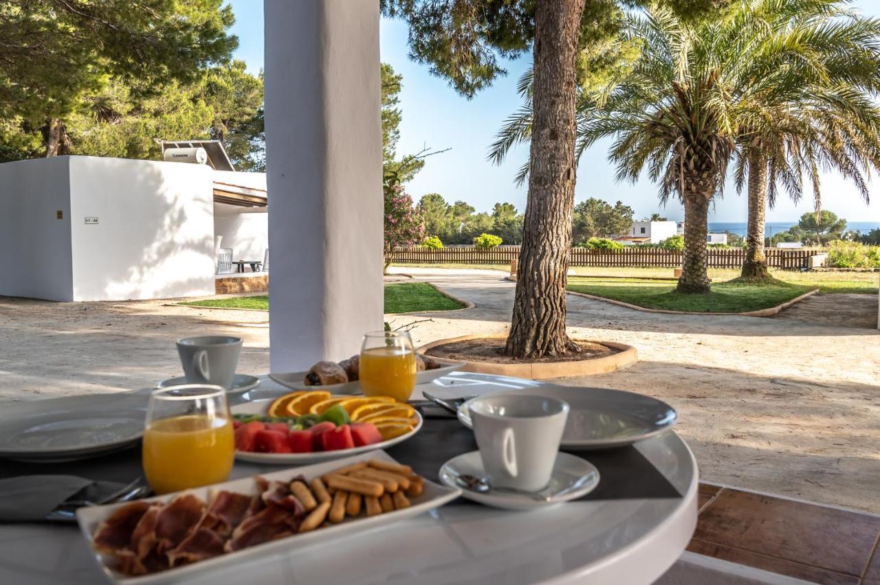 Bungalows Es Pins - Emar Hotels Playa de Migjorn Esterno foto