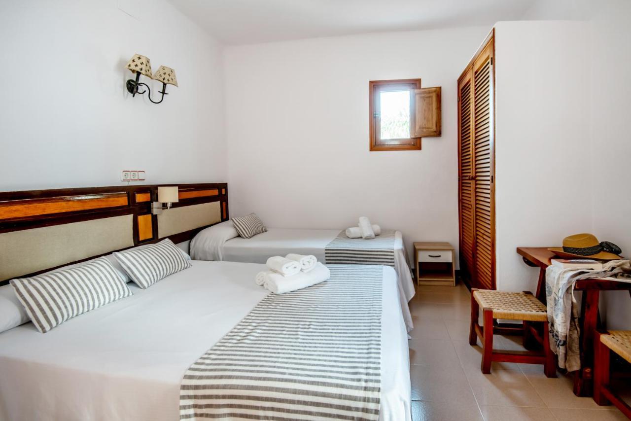 Bungalows Es Pins - Emar Hotels Playa de Migjorn Esterno foto
