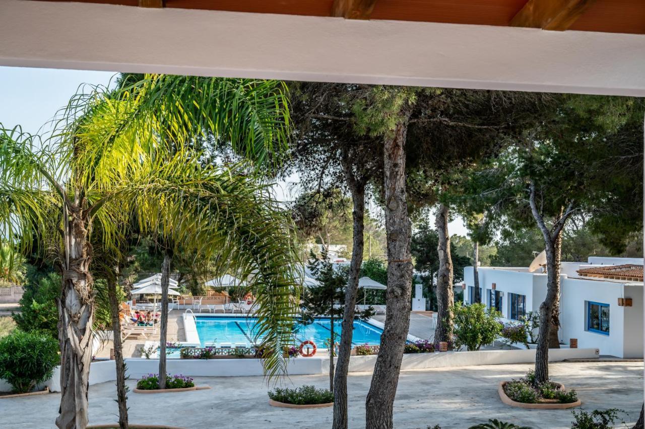 Bungalows Es Pins - Emar Hotels Playa de Migjorn Esterno foto