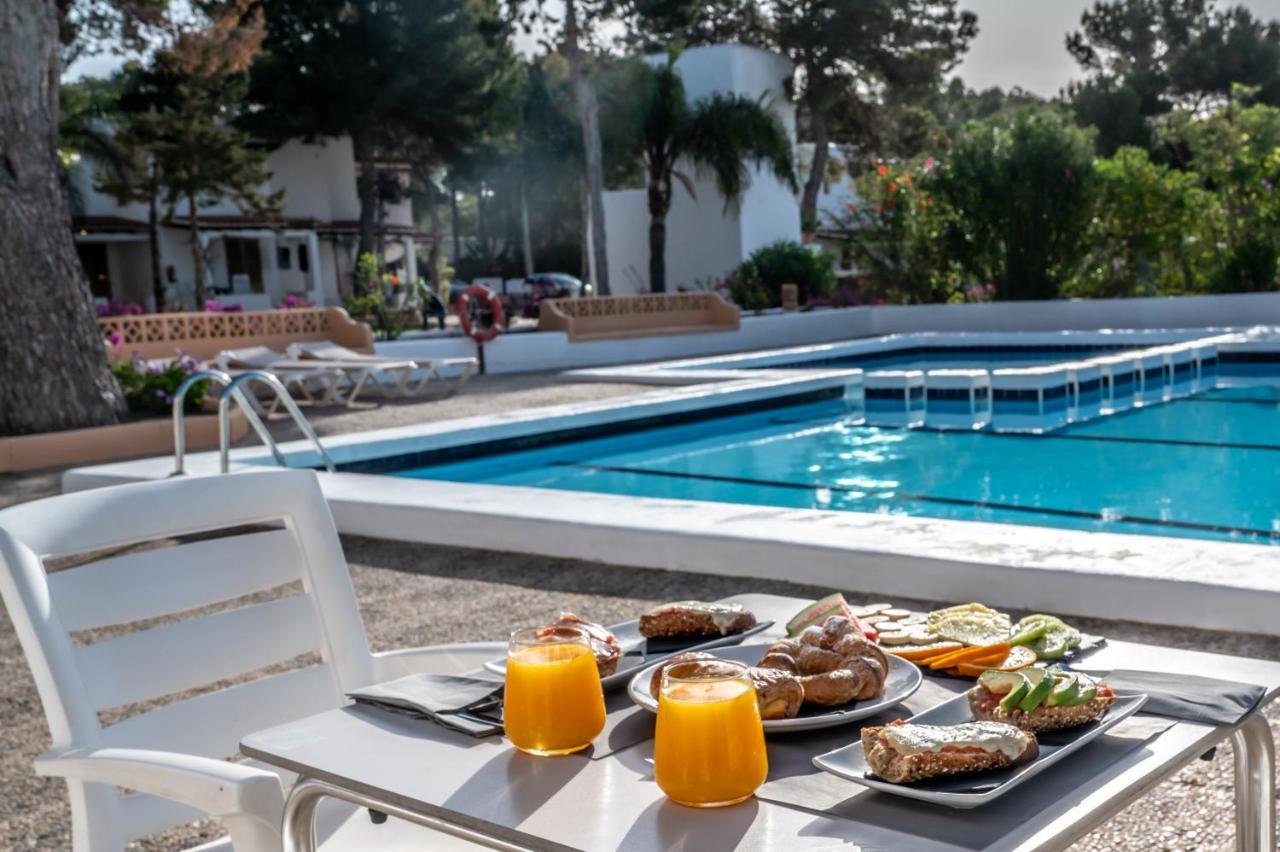 Bungalows Es Pins - Emar Hotels Playa de Migjorn Esterno foto