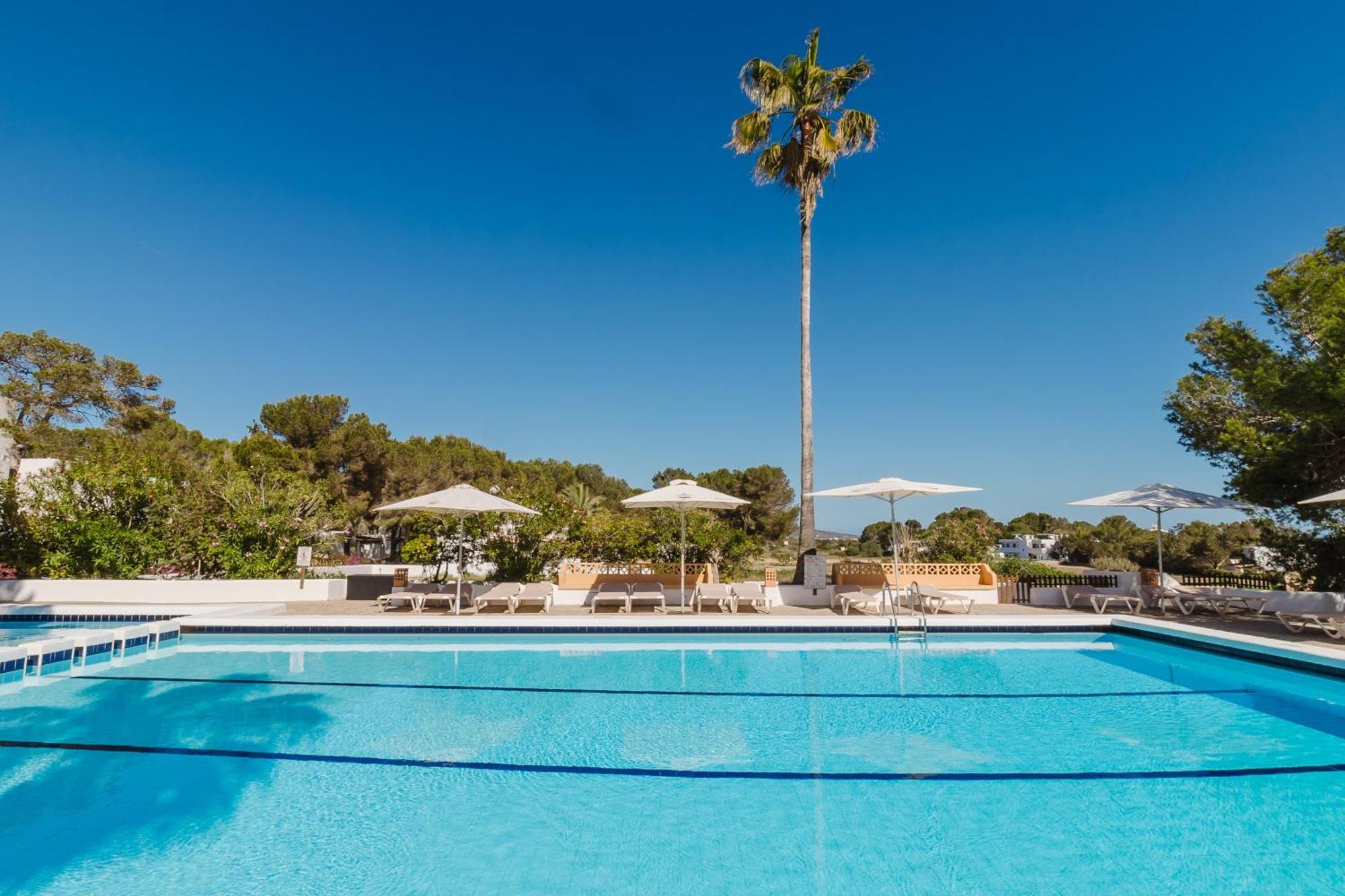 Bungalows Es Pins - Emar Hotels Playa de Migjorn Esterno foto