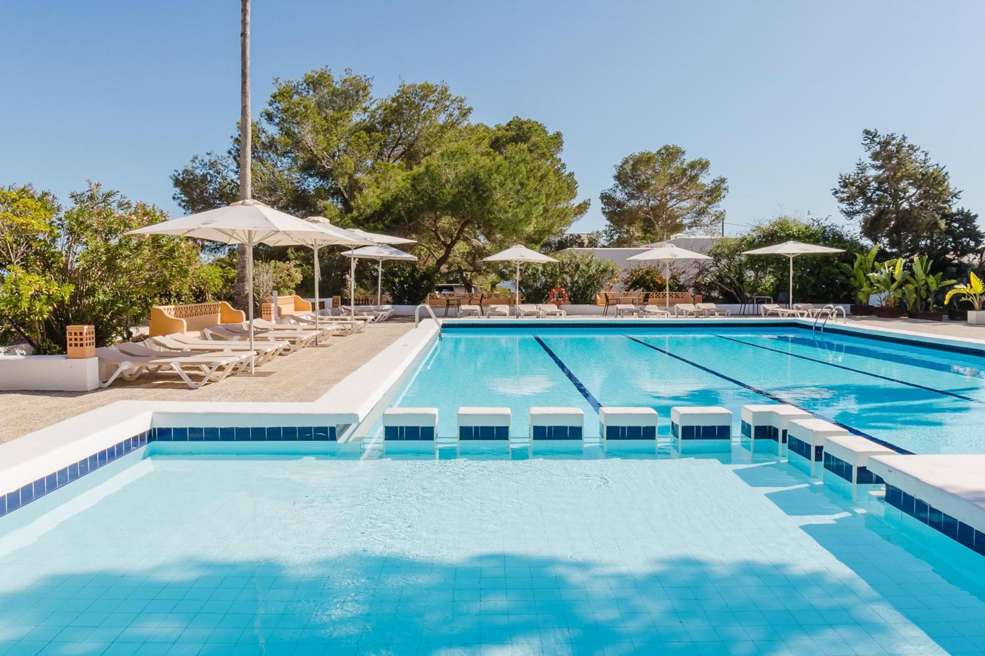 Bungalows Es Pins - Emar Hotels Playa de Migjorn Esterno foto