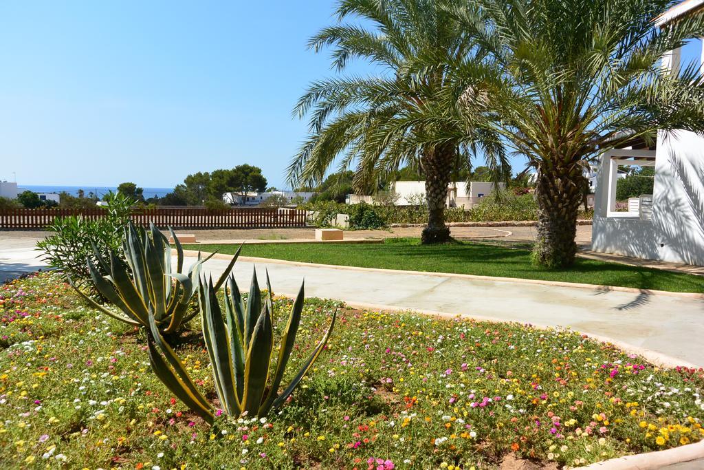 Bungalows Es Pins - Emar Hotels Playa de Migjorn Esterno foto